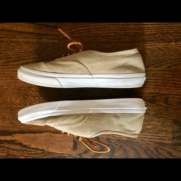 Vans - Picture 3 of 3